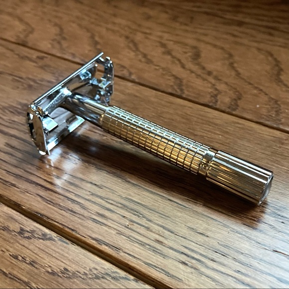 2 Safety Shaving Razor Sets Stainless Steel Shaver Each with 5 Refill Blades NIP - Picture 3 of 14